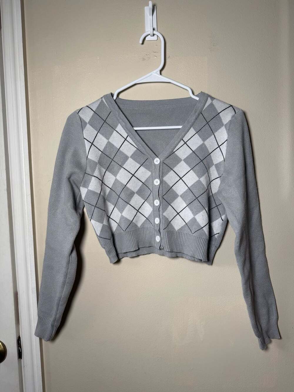 Romwe Cropped Argyle Cardigan Size M Gray White